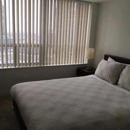 מיסיסאוגה Maplewood Suites - Square One מראה חיצוני תמונה