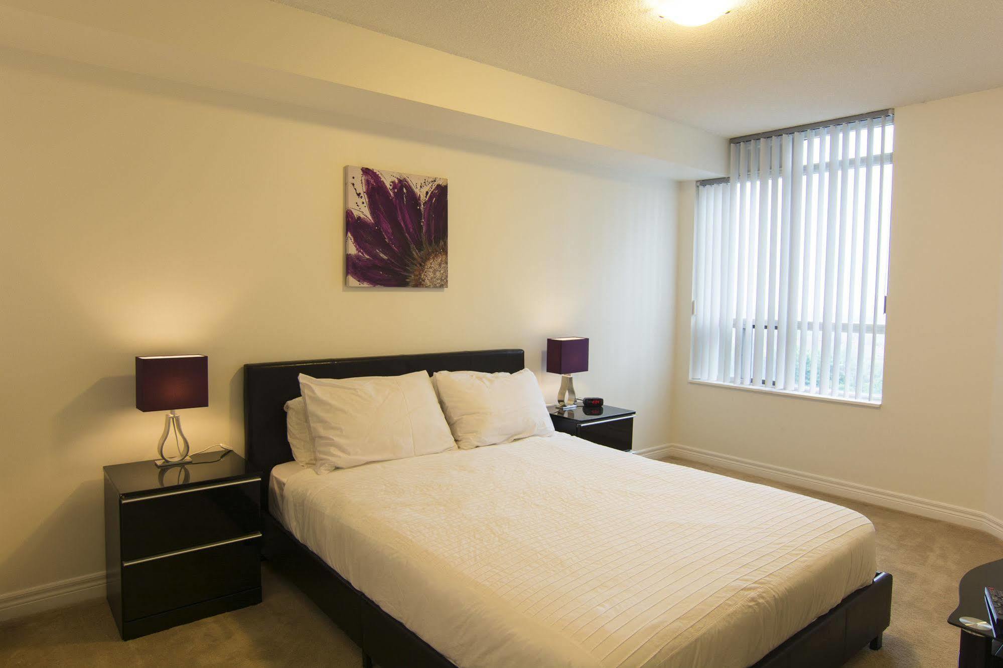 מיסיסאוגה Maplewood Suites - Square One מראה חיצוני תמונה