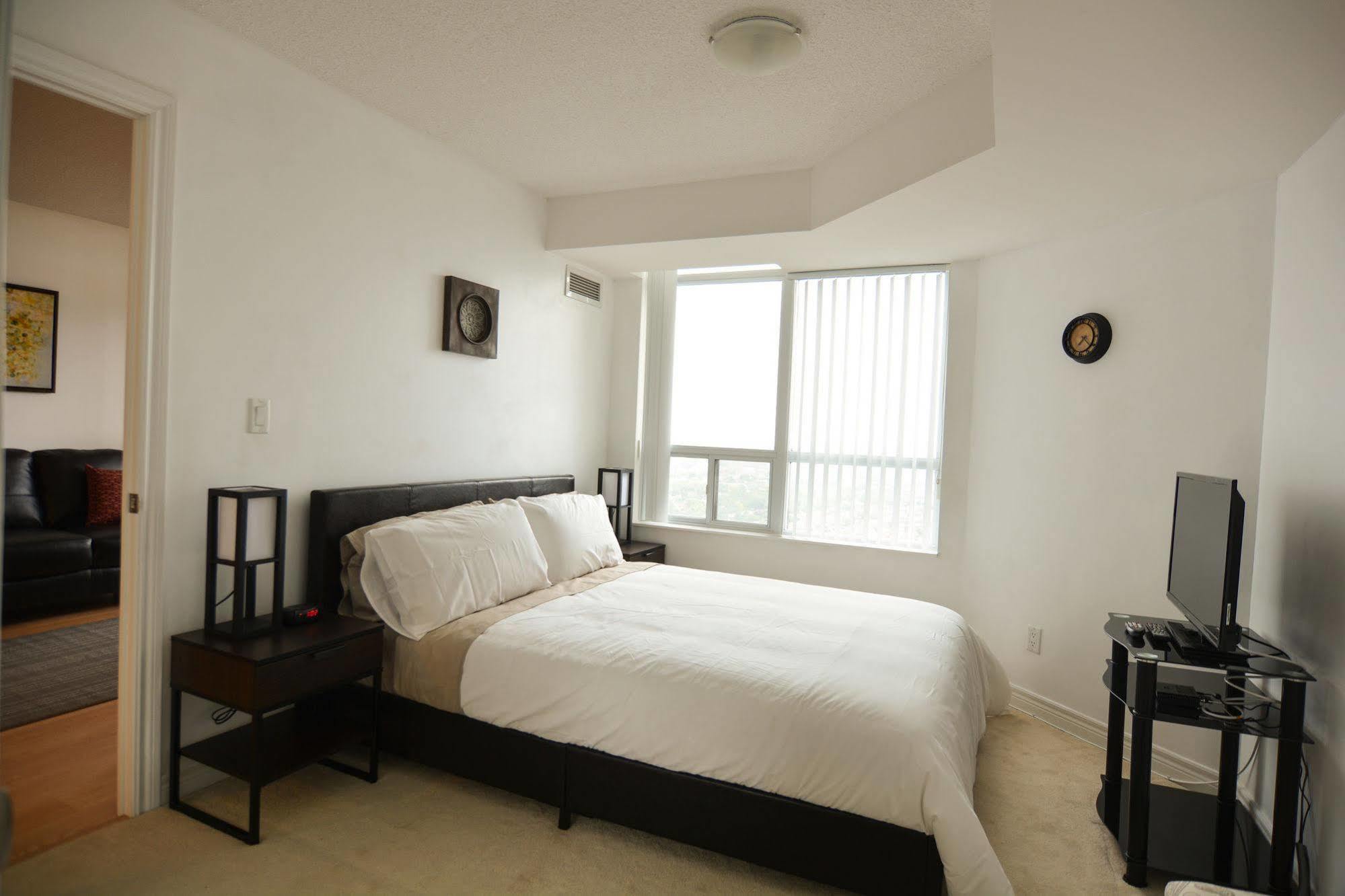 מיסיסאוגה Maplewood Suites - Square One מראה חיצוני תמונה